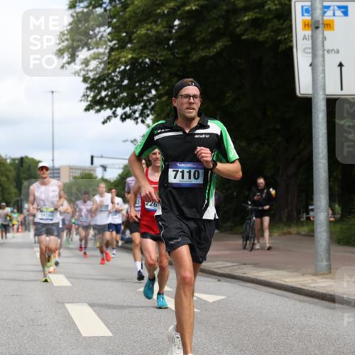 29.06.2025 - hella hamburg halbmarathon Yannick Fuchs http://msf.ph/oto/8224248 29.06.2025 10:33:16 20KM 1164, 1710, 2262, 2296, 2719, 2849, 2980, 3014, 3136, 3431, 4148, 5091, 5248, 6095, 6682, 6684, 7110, 8091, 9403, 10218, 11049, 11055, 11281, 11282, 11379, 12137, 12915, 13755, 13800, 14905, 15372, 16075, 16280, 17154, 17623, 17646, 17722, 18761, 19004, 19151 meine-sportfotos.de