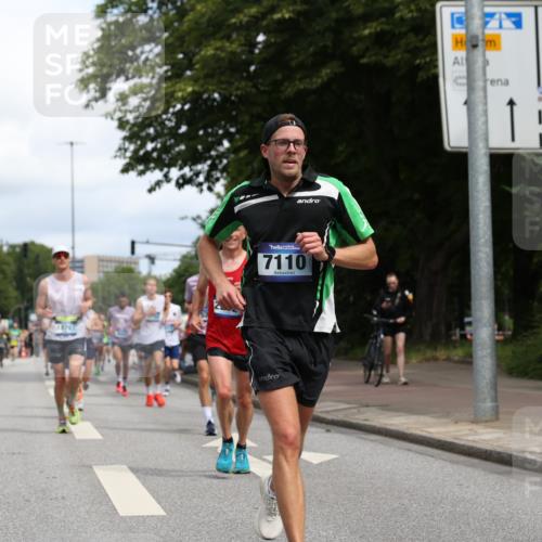 29.06.2025 - hella hamburg halbmarathon Yannick Fuchs http://msf.ph/oto/8224263 29.06.2025 10:33:16 20KM 1164, 1710, 2262, 2296, 2719, 2849, 2980, 3014, 3136, 3431, 4148, 5091, 5248, 6095, 6682, 6684, 7110, 8091, 9403, 10218, 11049, 11055, 11281, 11282, 11379, 12137, 12915, 13755, 13800, 14905, 15372, 16075, 16280, 17154, 17623, 17646, 17722, 18761, 19004, 19151 meine-sportfotos.de