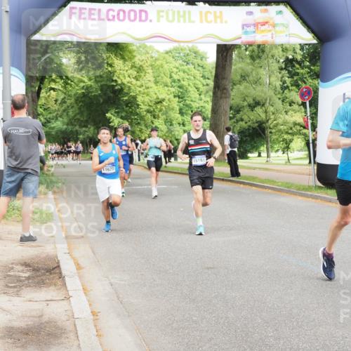 29.06.2025 - hella hamburg halbmarathon MichiJ http://msf.ph/oto/8224270 29.06.2025 10:25:01 Zwischen KM18-KM19 4062, 6829, 6990, 7831, 12488, 18600 meine-sportfotos.de