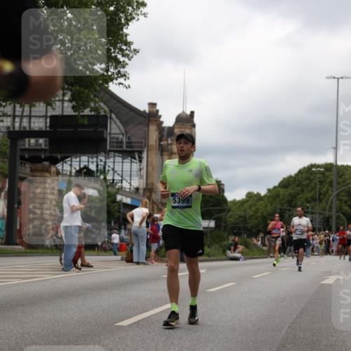 29.06.2025 - hella hamburg halbmarathon Yannick Fuchs http://msf.ph/oto/8224283 29.06.2025 10:46:24 20KM 2287, 2595, 3715, 4557, 4558, 4837, 5032, 5093, 5116, 5378, 5399, 5482, 6164, 6390, 6561, 6562, 7130, 7312, 7475, 7732, 7896, 8139, 8172, 8316, 8661, 8720, 8977, 9093, 9145, 9876, 10115, 11459, 12135, 13301, 13327, 14300, 14791, 15001, 15144, 15275, 15427, 15446, 15506, 15690, 16320, 16357, 17773, 18801 meine-sportfotos.de