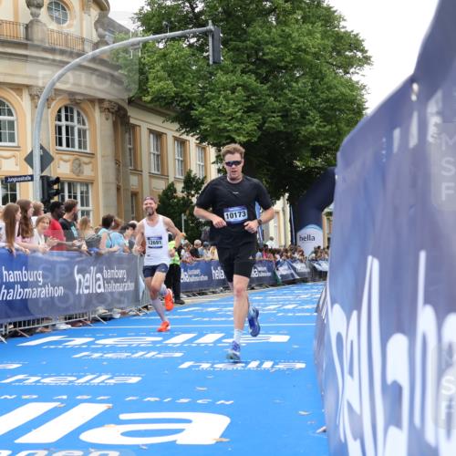 29.06.2025 - hella hamburg halbmarathon Strokosch-Dieckow http://msf.ph/oto/8224299 29.06.2025 10:30:19 Ziel 10173, 12691 meine-sportfotos.de
