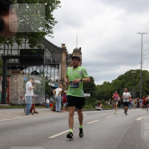29.06.2025 - hella hamburg halbmarathon Yannick Fuchs http://msf.ph/oto/8224324 29.06.2025 10:46:24 20KM 2287, 2595, 3715, 4557, 4558, 4837, 5032, 5093, 5116, 5378, 5399, 5482, 6164, 6390, 6561, 6562, 7130, 7312, 7475, 7732, 7896, 8139, 8172, 8316, 8661, 8720, 8977, 9093, 9145, 9876, 10115, 11459, 12135, 13301, 13327, 14300, 14791, 15001, 15144, 15275, 15427, 15446, 15506, 15690, 16320, 16357, 17773, 18801 meine-sportfotos.de