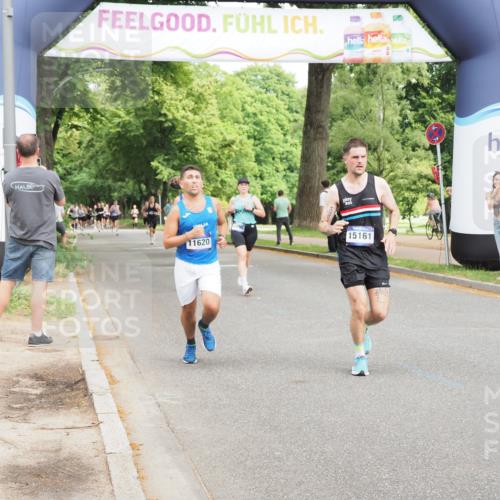 29.06.2025 - hella hamburg halbmarathon MichiJ http://msf.ph/oto/8224344 29.06.2025 10:25:02 Zwischen KM18-KM19 4062, 6829, 6990, 7831, 11620, 12488, 15161, 18600 meine-sportfotos.de