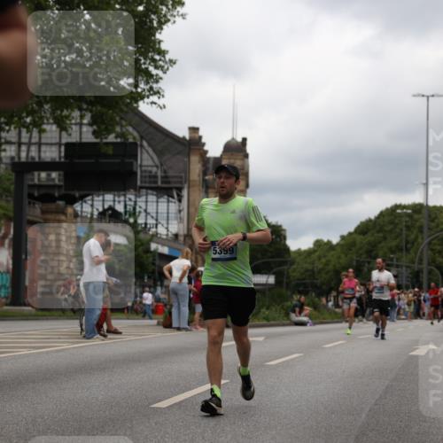 29.06.2025 - hella hamburg halbmarathon Yannick Fuchs http://msf.ph/oto/8224370 29.06.2025 10:46:24 20KM 2287, 2595, 3715, 4557, 4558, 4837, 5032, 5093, 5116, 5378, 5399, 5482, 6164, 6390, 6561, 6562, 7130, 7312, 7475, 7732, 7896, 8139, 8172, 8316, 8661, 8720, 8977, 9093, 9145, 9876, 10115, 11459, 12135, 13301, 13327, 14300, 14791, 15001, 15144, 15275, 15427, 15446, 15506, 15690, 16320, 16357, 17773, 18801 meine-sportfotos.de