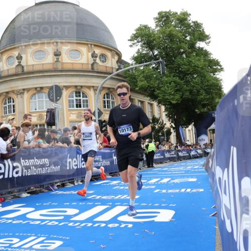 29.06.2025 - hella hamburg halbmarathon Strokosch-Dieckow http://msf.ph/oto/8224373 29.06.2025 10:30:20 Ziel 10173, 12691 meine-sportfotos.de