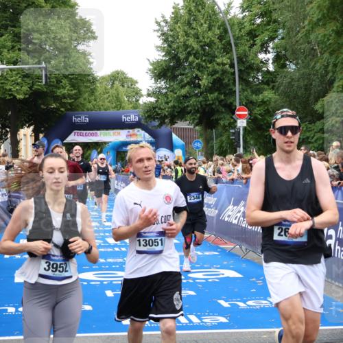 29.06.2025 - hella hamburg halbmarathon Zöllner http://msf.ph/oto/8224404 29.06.2025 10:52:45 Ziel 2287, 2346, 2670, 3952, 3999, 5116, 5194, 7475, 9869, 10115, 11459, 11689, 12450, 12482, 13051, 14122, 14805, 16467, 18331, 19244 meine-sportfotos.de