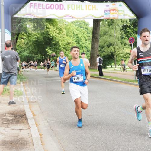 29.06.2025 - hella hamburg halbmarathon MichiJ http://msf.ph/oto/8224422 29.06.2025 10:25:03 Zwischen KM18-KM19 2774, 4062, 6829, 6990, 7831, 11620, 12488, 15161, 18600 meine-sportfotos.de