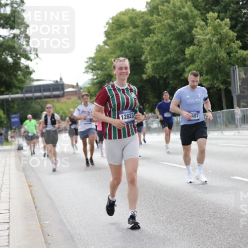 29.06.2025 - hella hamburg halbmarathon Jannik Wohlers http://msf.ph/oto/8224438 29.06.2025 10:27:34 Lombardsbrücke 1148, 5177, 5847, 6632, 7497, 8215, 9567, 11692, 11739, 12780, 12823, 12842, 13568, 13678, 13860, 14155, 15607, 15608, 16569, 16804, 18626 meine-sportfotos.de