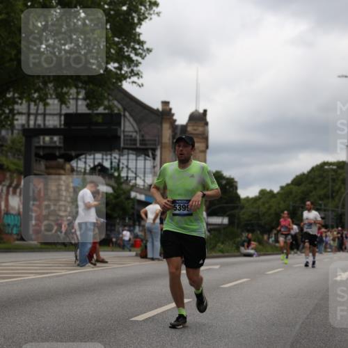 29.06.2025 - hella hamburg halbmarathon Yannick Fuchs http://msf.ph/oto/8224439 29.06.2025 10:46:24 20KM 2287, 2595, 3715, 4557, 4558, 4837, 5032, 5093, 5116, 5378, 5399, 5482, 6164, 6390, 6561, 6562, 7130, 7312, 7475, 7732, 7896, 8139, 8172, 8316, 8661, 8720, 8977, 9093, 9145, 9876, 10115, 11459, 12135, 13301, 13327, 14300, 14791, 15001, 15144, 15275, 15427, 15446, 15506, 15690, 16320, 16357, 17773, 18801 meine-sportfotos.de