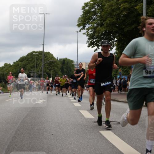 29.06.2025 - hella hamburg halbmarathon Yannick Fuchs http://msf.ph/oto/8224449 29.06.2025 10:46:25 20KM 2444, 2814, 3715, 4121, 4557, 4558, 4837, 5032, 5093, 5116, 5378, 5399, 5482, 6164, 6390, 6561, 6562, 7130, 7312, 7475, 7732, 7896, 8139, 8172, 8316, 8661, 8720, 8977, 9093, 9145, 9876, 10115, 11459, 12135, 12519, 13301, 13327, 14300, 14791, 15001, 15144, 15275, 15427, 15446, 15506, 15690, 16320, 16357, 17773, 18801 meine-sportfotos.de