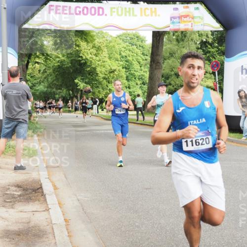 29.06.2025 - hella hamburg halbmarathon MichiJ http://msf.ph/oto/8224452 29.06.2025 10:25:03 Zwischen KM18-KM19 2774, 4062, 6829, 6990, 7831, 11620, 12488, 15161, 18600 meine-sportfotos.de