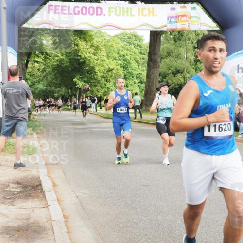29.06.2025 - hella hamburg halbmarathon MichiJ http://msf.ph/oto/8224464 29.06.2025 10:25:03 Zwischen KM18-KM19 2774, 4062, 6829, 6990, 7831, 11620, 12488, 15161, 18600 meine-sportfotos.de