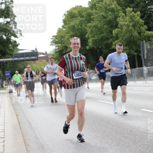 29.06.2025 - hella hamburg halbmarathon Jannik Wohlers http://msf.ph/oto/8224487 29.06.2025 10:27:34 Lombardsbrücke 1148, 5177, 5847, 6632, 7497, 8215, 9567, 11692, 11739, 12780, 12823, 12842, 13568, 13678, 13860, 14155, 15607, 15608, 16569, 16804, 18626 meine-sportfotos.de