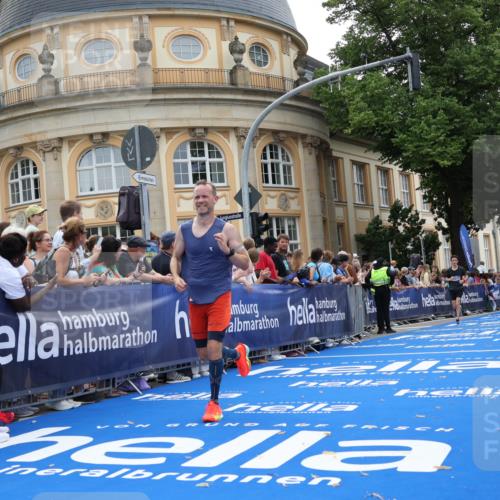 29.06.2025 - hella hamburg halbmarathon Strokosch-Dieckow http://msf.ph/oto/8224497 29.06.2025 10:30:30 Ziel 2460, 2851, 3845, 7231, 8318, 11413, 12049, 15253, 16713, 17322 meine-sportfotos.de