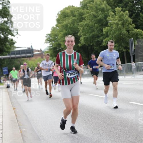 29.06.2025 - hella hamburg halbmarathon Jannik Wohlers http://msf.ph/oto/8224543 29.06.2025 10:27:34 Lombardsbrücke 1148, 5177, 5847, 6632, 7497, 8215, 9567, 11692, 11739, 12780, 12823, 12842, 13568, 13678, 13860, 14155, 15607, 15608, 16569, 16804, 18626 meine-sportfotos.de