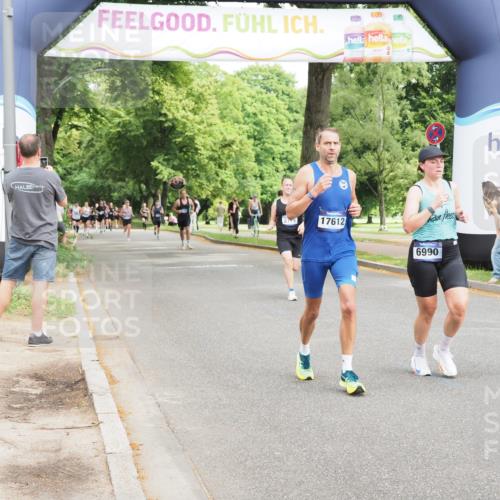 29.06.2025 - hella hamburg halbmarathon MichiJ http://msf.ph/oto/8224547 29.06.2025 10:25:04 Zwischen KM18-KM19 2774, 4062, 6829, 6990, 7831, 11620, 15161, 17612, 18600 meine-sportfotos.de