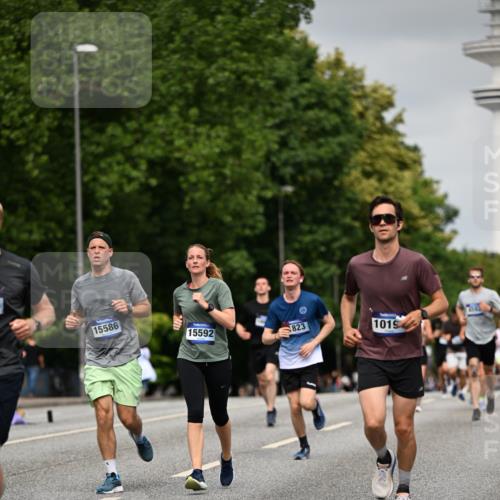 29.06.2025 - hella hamburg halbmarathon Dr. Thomas Lammeyer http://msf.ph/oto/8224565 29.06.2025 10:13:09 Kennedybrücke 1823, 2427, 3762, 4592, 4859, 7081, 7198, 9297, 9306, 9823, 9951, 9958, 10035, 10092, 10194, 10609 meine-sportfotos.de