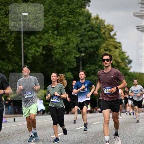 29.06.2025 - hella hamburg halbmarathon Dr. Thomas Lammeyer http://msf.ph/oto/8224579 29.06.2025 10:13:09 Kennedybrücke 1823, 2427, 3762, 4592, 4859, 7081, 7198, 9297, 9306, 9823, 9951, 9958, 10035, 10092, 10194, 10609 meine-sportfotos.de