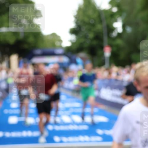 29.06.2025 - hella hamburg halbmarathon Zöllner http://msf.ph/oto/8224619 29.06.2025 10:52:47 Ziel 2287, 2346, 3999, 5116, 5169, 5194, 7475, 8172, 9065, 9163, 9869, 10115, 11459, 12482, 14122, 14805, 16467, 17198, 18331, 19244 meine-sportfotos.de