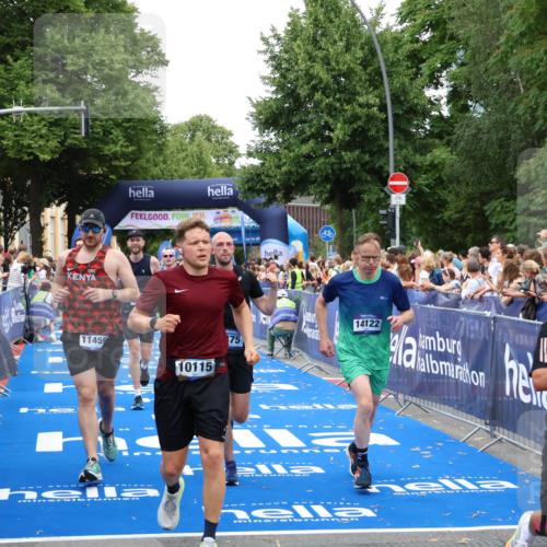 29.06.2025 - hella hamburg halbmarathon Zöllner http://msf.ph/oto/8224673 29.06.2025 10:52:47 Ziel 2287, 2346, 3999, 5116, 5169, 5194, 7475, 8172, 9065, 9163, 9869, 10115, 11459, 12482, 14122, 14805, 16467, 17198, 18331, 19244 meine-sportfotos.de