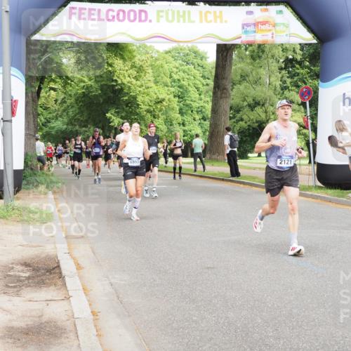 29.06.2025 - hella hamburg halbmarathon MichiJ http://msf.ph/oto/8224676 29.06.2025 10:25:14 Zwischen KM18-KM19 2121, 5042, 6993, 11304, 14789 meine-sportfotos.de