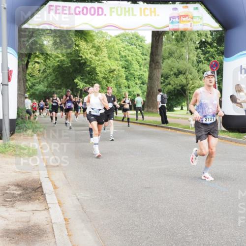 29.06.2025 - hella hamburg halbmarathon MichiJ http://msf.ph/oto/8224681 29.06.2025 10:25:15 Zwischen KM18-KM19 2121, 5042, 6993, 11304, 14789 meine-sportfotos.de