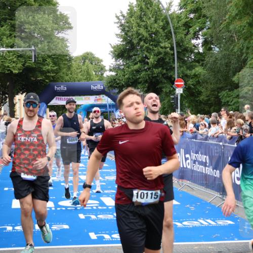 29.06.2025 - hella hamburg halbmarathon Zöllner http://msf.ph/oto/8224806 29.06.2025 10:52:48 Ziel 2287, 3999, 5116, 5169, 5194, 7475, 8172, 9065, 9163, 9869, 11459, 12482, 14122, 14198, 14286, 14805, 16467, 17198, 18331, 19244 meine-sportfotos.de