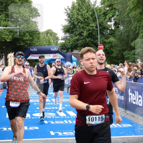 29.06.2025 - hella hamburg halbmarathon Zöllner http://msf.ph/oto/8224859 29.06.2025 10:52:48 Ziel 2287, 3999, 5116, 5169, 5194, 7475, 8172, 9065, 9163, 9869, 11459, 12482, 14122, 14198, 14286, 14805, 16467, 17198, 18331, 19244 meine-sportfotos.de
