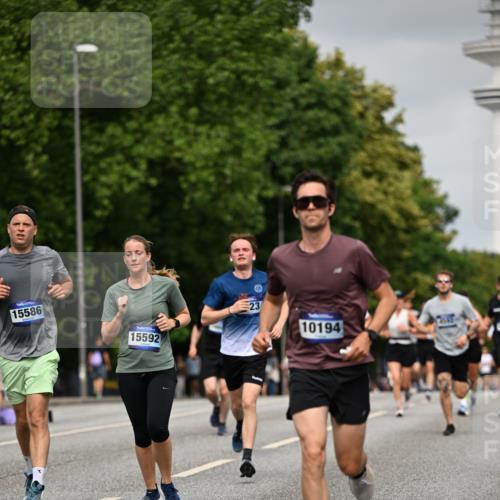 29.06.2025 - hella hamburg halbmarathon Dr. Thomas Lammeyer http://msf.ph/oto/8224918 29.06.2025 10:13:10 Kennedybrücke 1823, 2427, 3762, 4592, 4859, 7081, 7198, 9297, 9306, 9823, 9951, 9958, 10035, 10092, 10194, 10609 meine-sportfotos.de