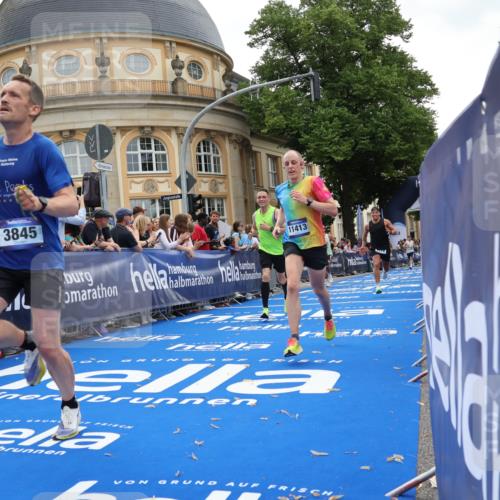 29.06.2025 - hella hamburg halbmarathon Strokosch-Dieckow http://msf.ph/oto/8224958 29.06.2025 10:30:38 Ziel 2460, 2851, 3845, 7055, 7231, 7481, 8318, 11413, 12049, 15253, 17322, 18235 meine-sportfotos.de