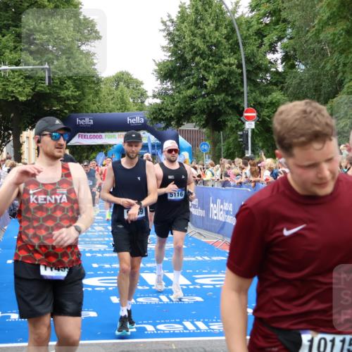 29.06.2025 - hella hamburg halbmarathon Zöllner http://msf.ph/oto/8224972 29.06.2025 10:52:49 Ziel 2287, 2910, 3999, 5077, 5116, 5169, 5194, 8172, 9065, 9163, 9869, 11217, 12482, 14198, 14286, 14805, 16467, 17198, 18331, 19244 meine-sportfotos.de