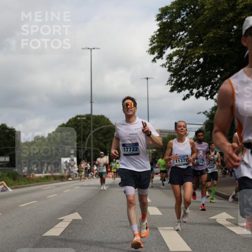 29.06.2025 - hella hamburg halbmarathon Yannick Fuchs http://msf.ph/oto/8225038 29.06.2025 10:33:19 20KM 1164, 2262, 2719, 2849, 2980, 3014, 3136, 3431, 4148, 5091, 5248, 6095, 6682, 6684, 7110, 8091, 9403, 10218, 11055, 11281, 11282, 11379, 11447, 12137, 12915, 13755, 13800, 14905, 15372, 15561, 16280, 17154, 17646, 17722, 18188, 18761, 19004, 19151 meine-sportfotos.de