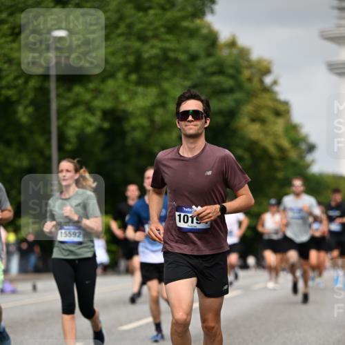 29.06.2025 - hella hamburg halbmarathon Dr. Thomas Lammeyer http://msf.ph/oto/8225086 29.06.2025 10:13:10 Kennedybrücke 1823, 2427, 3762, 4592, 4859, 7081, 7198, 9297, 9306, 9823, 9951, 9958, 10035, 10092, 10194, 10609 meine-sportfotos.de