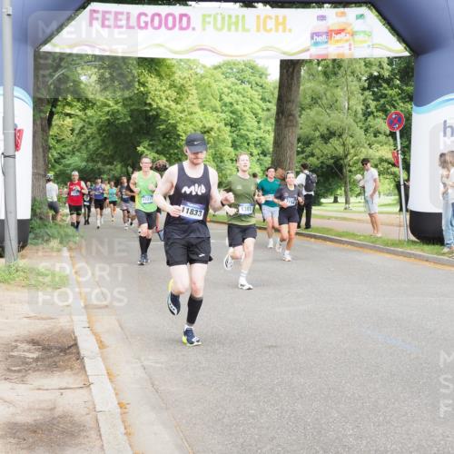 29.06.2025 - hella hamburg halbmarathon MichiJ http://msf.ph/oto/8225264 29.06.2025 10:25:20 Zwischen KM18-KM19 1385, 2121, 2399, 5042, 6915, 6993, 7154, 11833, 12916, 13991, 14601, 14789 meine-sportfotos.de