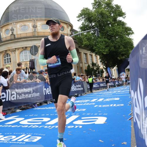 29.06.2025 - hella hamburg halbmarathon Strokosch-Dieckow http://msf.ph/oto/8225280 29.06.2025 10:30:44 Ziel 3379, 7055, 7481, 7880, 9381, 9508, 17322, 18235, 18871 meine-sportfotos.de