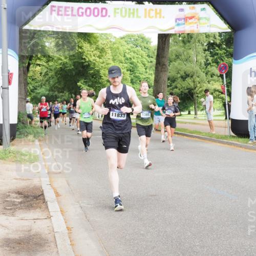 29.06.2025 - hella hamburg halbmarathon MichiJ http://msf.ph/oto/8225291 29.06.2025 10:25:20 Zwischen KM18-KM19 1385, 2121, 2399, 5042, 6915, 6993, 7154, 11833, 12916, 13991, 14601, 14789 meine-sportfotos.de