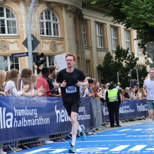29.06.2025 - hella hamburg halbmarathon Strokosch-Dieckow http://msf.ph/oto/8225326 29.06.2025 10:30:47 Ziel 3379, 7055, 7481, 7880, 9381, 9508, 18871 meine-sportfotos.de