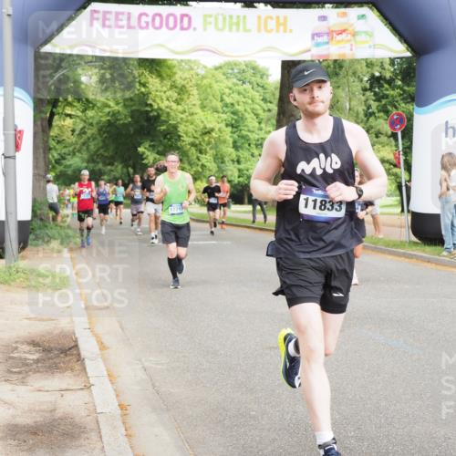 29.06.2025 - hella hamburg halbmarathon MichiJ http://msf.ph/oto/8225345 29.06.2025 10:25:21 Zwischen KM18-KM19 1385, 2121, 2399, 5042, 6915, 6993, 7154, 11833, 12916, 13991, 14601, 17217 meine-sportfotos.de