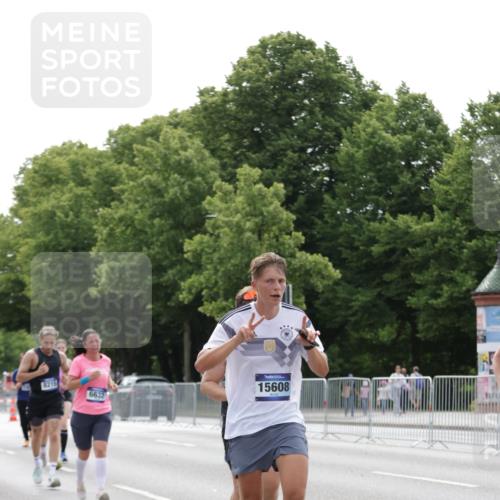 29.06.2025 - hella hamburg halbmarathon Jannik Wohlers http://msf.ph/oto/8225373 29.06.2025 10:27:37 Lombardsbrücke 1148, 5177, 5369, 5847, 6632, 7497, 8215, 9567, 11692, 11739, 12780, 12823, 12842, 13568, 13678, 13860, 14155, 15123, 15607, 15608, 16569, 16804 meine-sportfotos.de