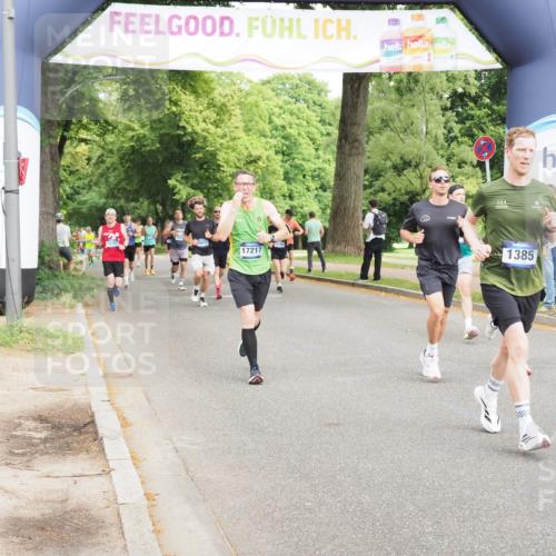 29.06.2025 - hella hamburg halbmarathon MichiJ http://msf.ph/oto/8225434 29.06.2025 10:25:22 Zwischen KM18-KM19 1385, 2121, 2399, 5042, 6915, 6993, 7154, 11833, 12916, 13991, 14601, 16158, 17217 meine-sportfotos.de