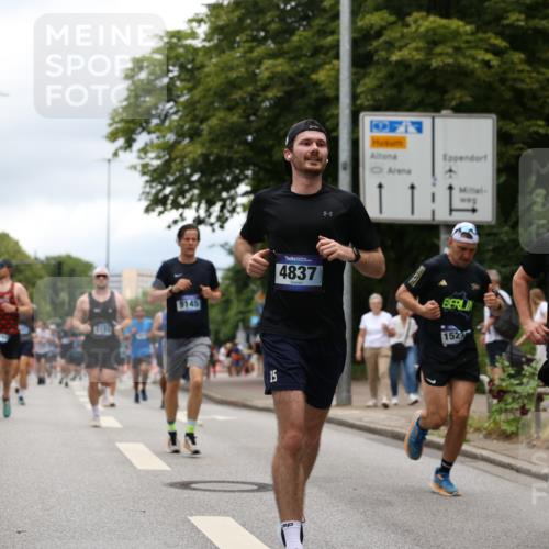 29.06.2025 - hella hamburg halbmarathon Yannick Fuchs http://msf.ph/oto/8225629 29.06.2025 10:46:31 20KM 1098, 1257, 1657, 2444, 2814, 3258, 3715, 3952, 4121, 4557, 4558, 4837, 5116, 5378, 5399, 6164, 6561, 6562, 7130, 7178, 7312, 7475, 7896, 8139, 8172, 8316, 8720, 8977, 9093, 9145, 9876, 10811, 11459, 12135, 12519, 13211, 13301, 13327, 14198, 14286, 14791, 15001, 15144, 15275, 15427, 15446, 15506, 15690, 16320, 17130, 17198, 17773, 18801 meine-sportfotos.de