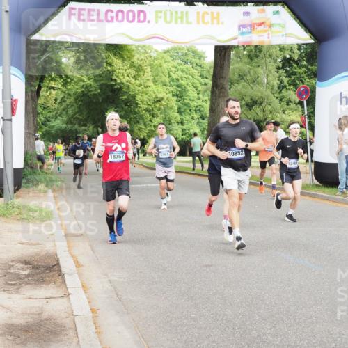 29.06.2025 - hella hamburg halbmarathon MichiJ http://msf.ph/oto/8225662 29.06.2025 10:25:25 Zwischen KM18-KM19 1385, 2399, 3959, 6915, 7152, 7154, 10852, 11833, 12051, 12168, 12916, 13991, 14601, 16158, 17217, 18357, 18824 meine-sportfotos.de
