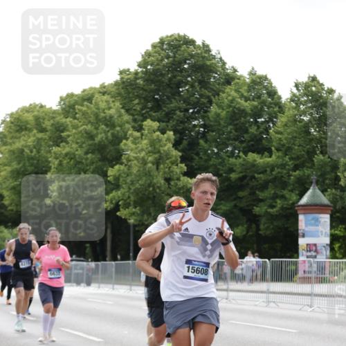29.06.2025 - hella hamburg halbmarathon Jannik Wohlers http://msf.ph/oto/8225663 29.06.2025 10:27:38 Lombardsbrücke 1148, 5177, 5369, 5847, 6632, 7497, 8215, 9567, 11692, 11739, 12780, 12823, 12842, 13568, 13678, 13860, 14155, 15123, 15607, 15608, 16569, 16804 meine-sportfotos.de