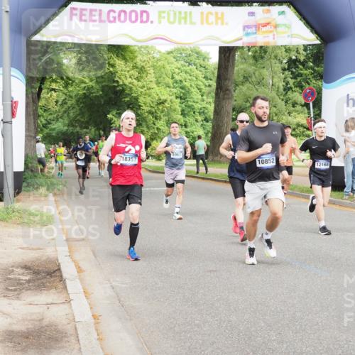 29.06.2025 - hella hamburg halbmarathon MichiJ http://msf.ph/oto/8225701 29.06.2025 10:25:25 Zwischen KM18-KM19 1385, 2399, 3959, 6915, 7152, 7154, 10852, 11833, 12051, 12168, 12916, 13991, 14601, 16158, 17217, 18357, 18824 meine-sportfotos.de