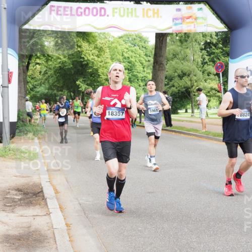 29.06.2025 - hella hamburg halbmarathon MichiJ http://msf.ph/oto/8225782 29.06.2025 10:25:26 Zwischen KM18-KM19 1385, 2399, 3959, 5961, 6915, 7152, 7154, 10852, 11833, 12051, 12168, 12916, 16158, 17217, 18357, 18824 meine-sportfotos.de