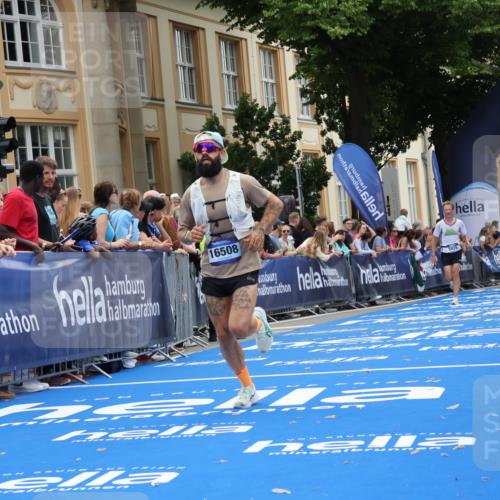 29.06.2025 - hella hamburg halbmarathon Strokosch-Dieckow http://msf.ph/oto/8225844 29.06.2025 10:31:01 Ziel 5826, 10929, 16508, 18177 meine-sportfotos.de