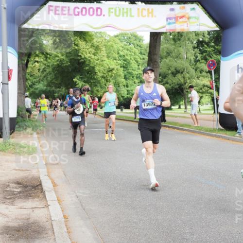 29.06.2025 - hella hamburg halbmarathon MichiJ http://msf.ph/oto/8225917 29.06.2025 10:25:27 Zwischen KM18-KM19 1385, 3959, 5315, 5961, 6915, 7152, 7154, 10852, 11833, 12051, 12168, 12916, 13972, 16158, 17217, 18357, 18824 meine-sportfotos.de
