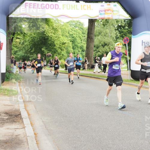 29.06.2025 - hella hamburg halbmarathon MichiJ http://msf.ph/oto/8225950 29.06.2025 10:49:09 Zwischen KM18-KM19 5763, 6631, 8176, 8624, 17955, 18581 meine-sportfotos.de