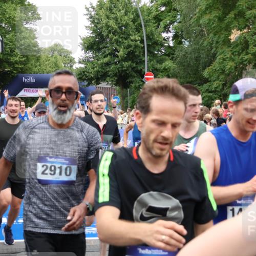 29.06.2025 - hella hamburg halbmarathon Zöllner http://msf.ph/oto/8225983 29.06.2025 10:52:58 Ziel 1257, 1258, 1657, 2099, 2444, 2814, 2910, 4557, 4558, 4770, 5077, 5907, 8139, 8720, 8955, 10724, 10811, 11217, 11992, 12519, 14791, 15430, 18720 meine-sportfotos.de