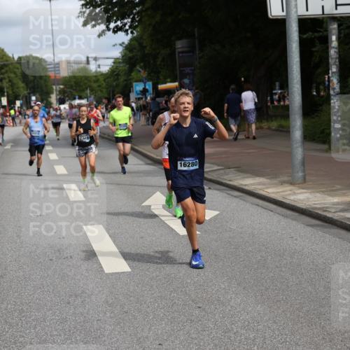 29.06.2025 - hella hamburg halbmarathon Yannick Fuchs http://msf.ph/oto/8226054 29.06.2025 10:33:24 20KM 1164, 2262, 2719, 2980, 3014, 3136, 3431, 4359, 5091, 5248, 6682, 6684, 7110, 8450, 8958, 9403, 10218, 11055, 11281, 11282, 11379, 11447, 12137, 13137, 13755, 13800, 14093, 14905, 15257, 15372, 15561, 15965, 16280, 17154, 17646, 17722, 18188, 18761, 19004, 19151 meine-sportfotos.de